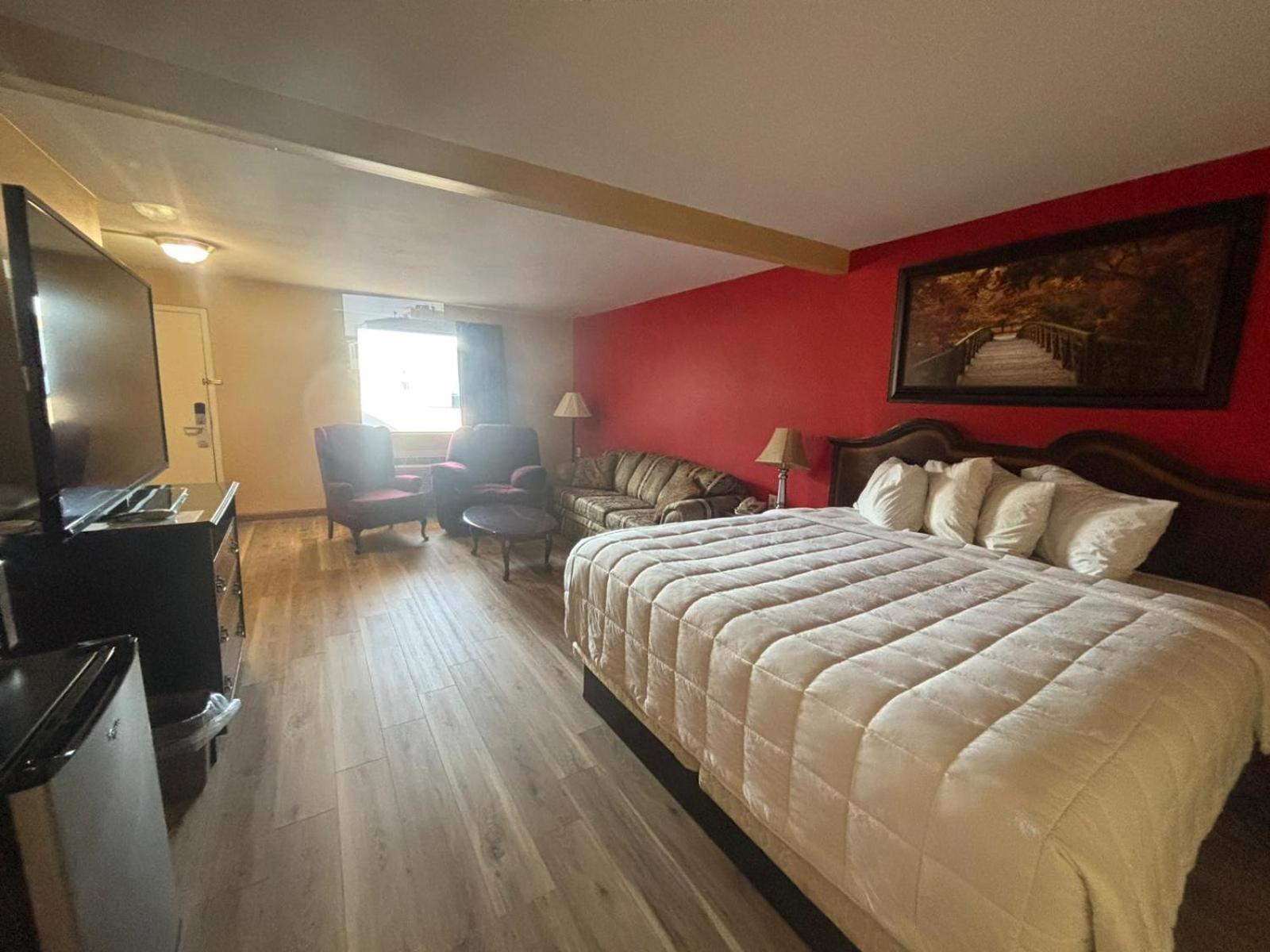 Motel Economy & *